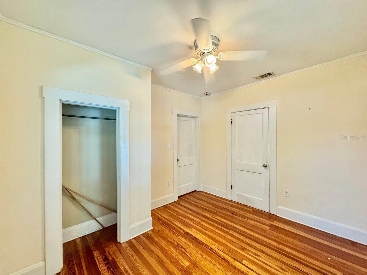 1215 E MOHAWK AVE, TAMPA, FL, 33604