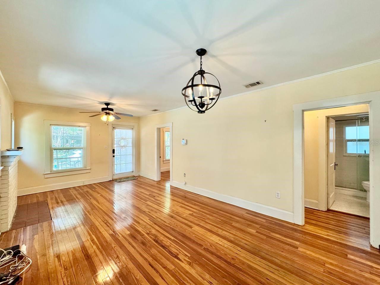 1215 E MOHAWK AVE, TAMPA, FL, 33604