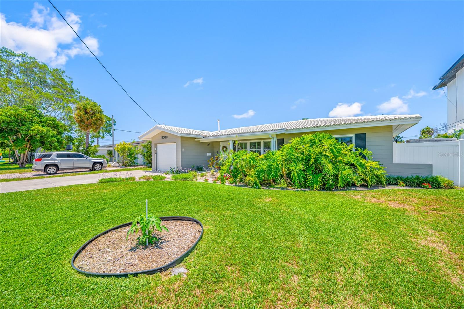 5000 VENETIAN BLVD NE, ST PETERSBURG, FL, 33703