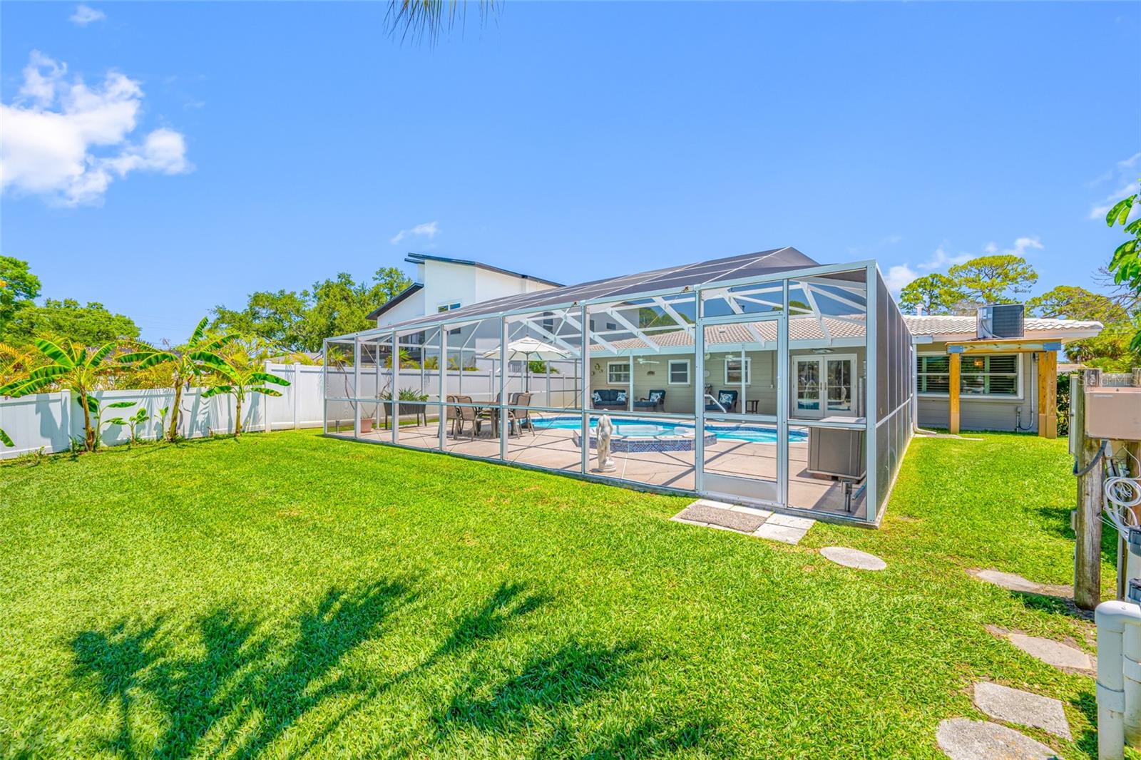 5000 VENETIAN BLVD NE, ST PETERSBURG, FL, 33703