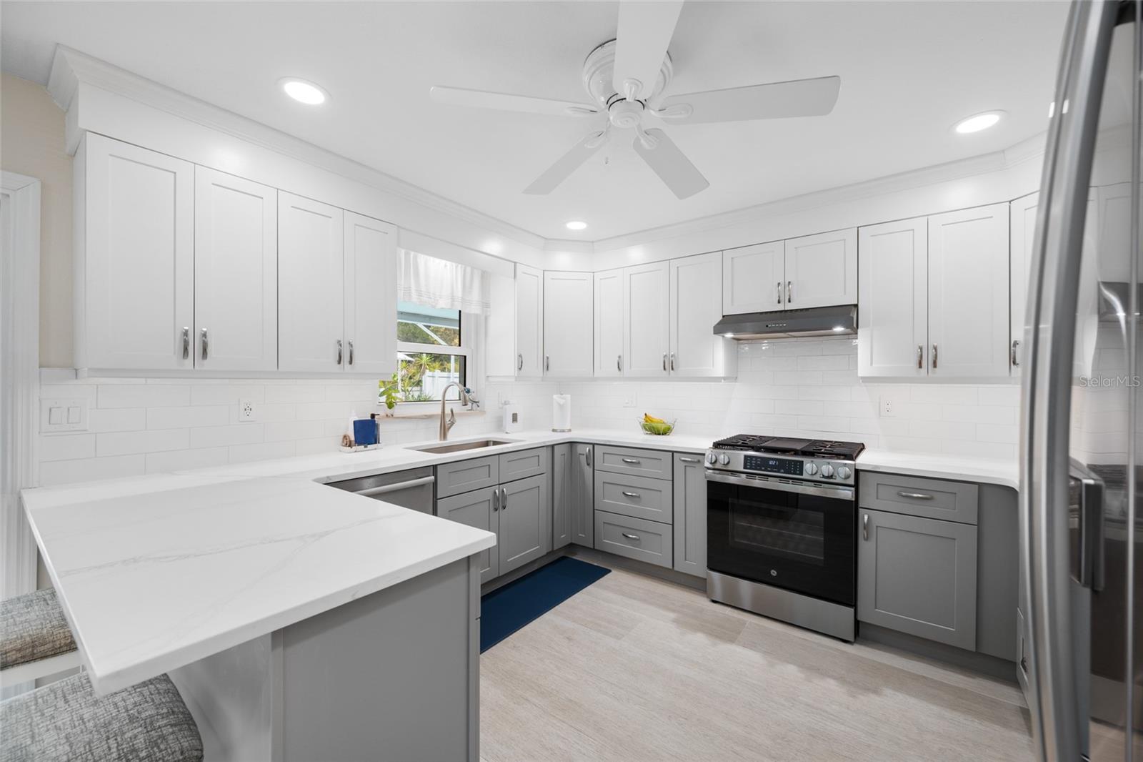 5000 VENETIAN BLVD NE, ST PETERSBURG, FL, 33703