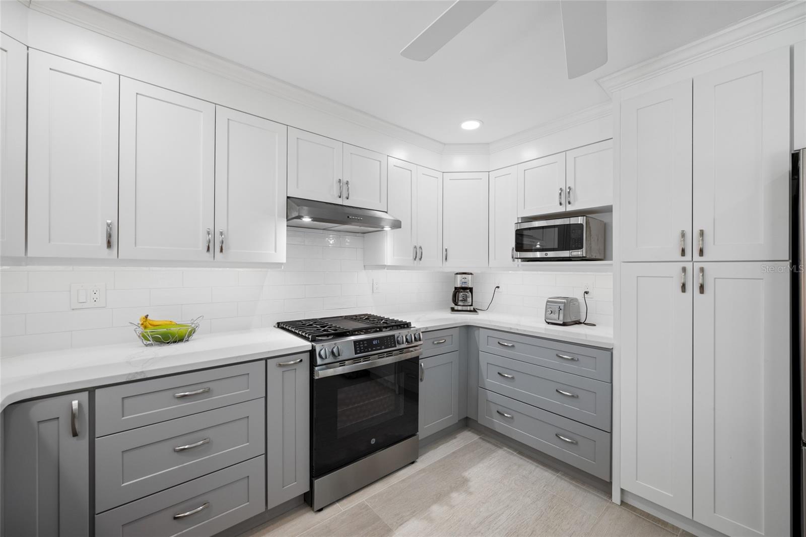 5000 VENETIAN BLVD NE, ST PETERSBURG, FL, 33703
