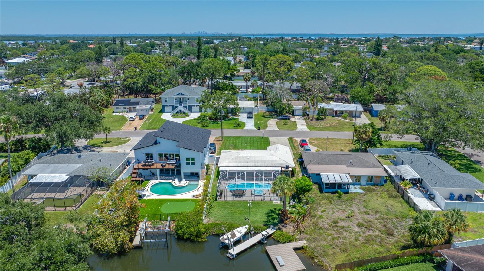 5000 VENETIAN BLVD NE, ST PETERSBURG, FL, 33703