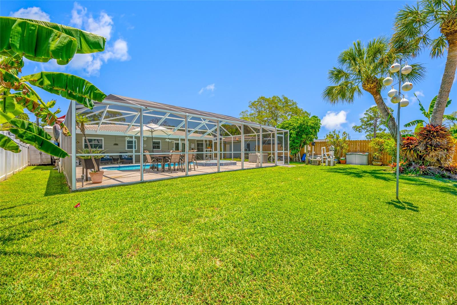 5000 VENETIAN BLVD NE, ST PETERSBURG, FL, 33703