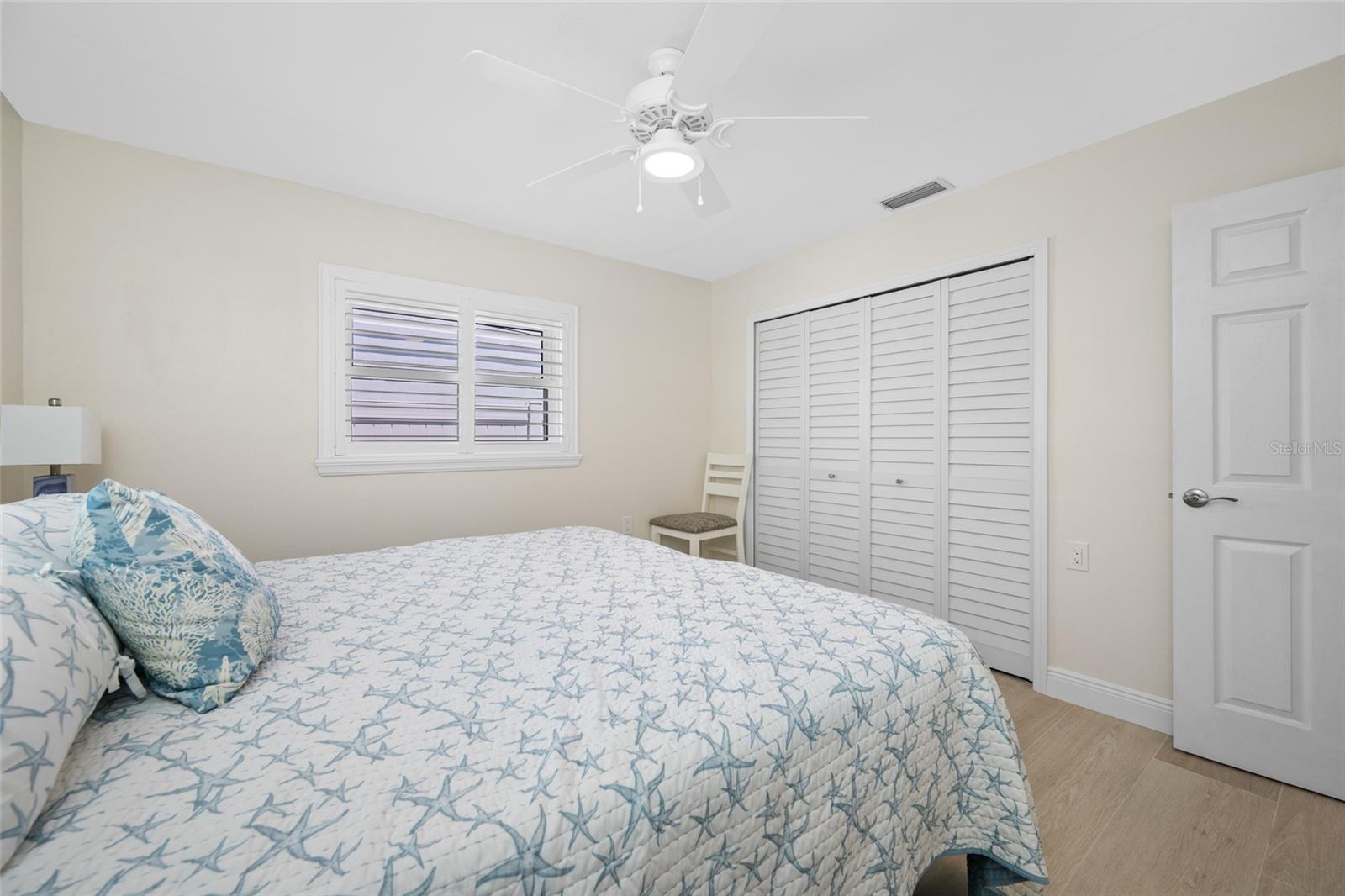 5000 VENETIAN BLVD NE, ST PETERSBURG, FL, 33703