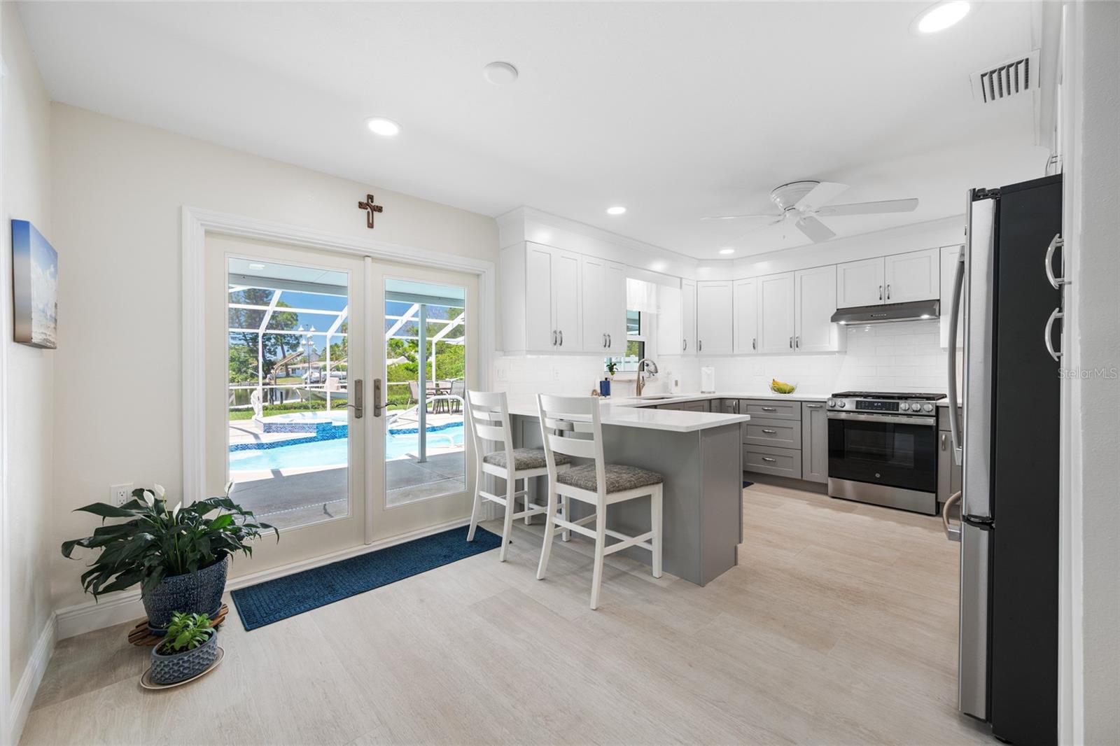 5000 VENETIAN BLVD NE, ST PETERSBURG, FL, 33703