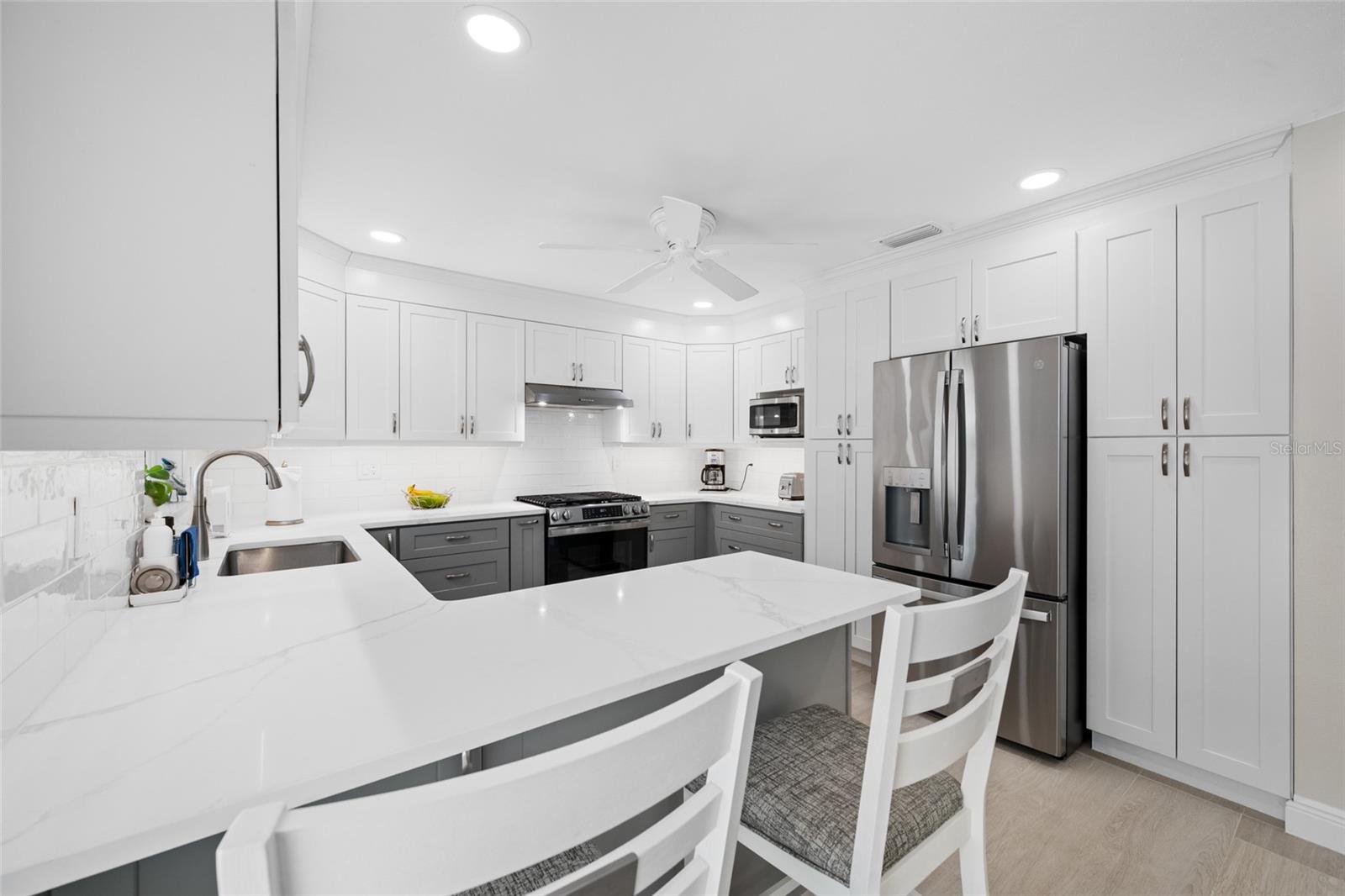 5000 VENETIAN BLVD NE, ST PETERSBURG, FL, 33703