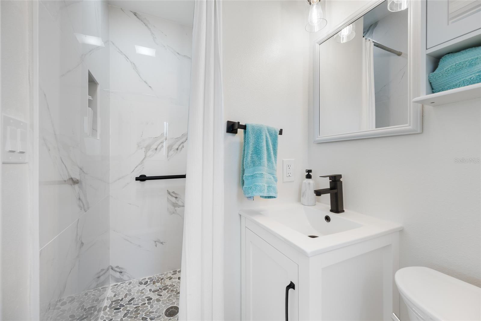 5000 VENETIAN BLVD NE, ST PETERSBURG, FL, 33703