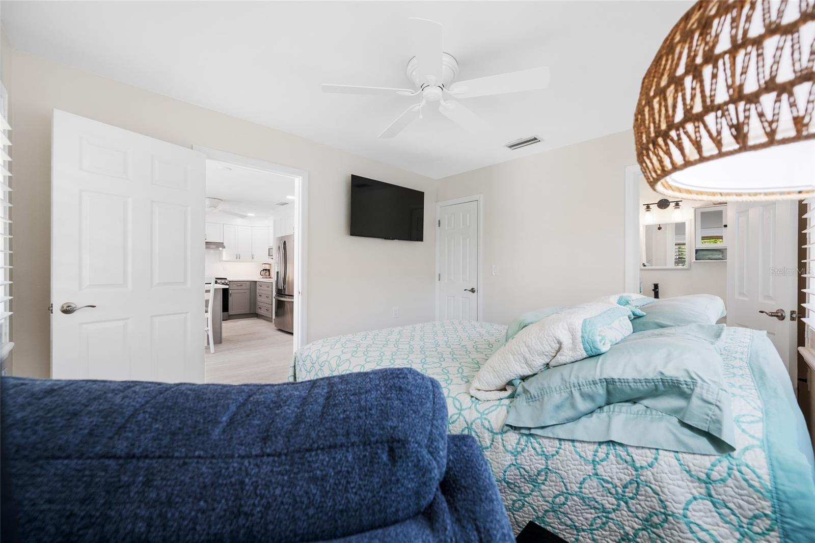 5000 VENETIAN BLVD NE, ST PETERSBURG, FL, 33703