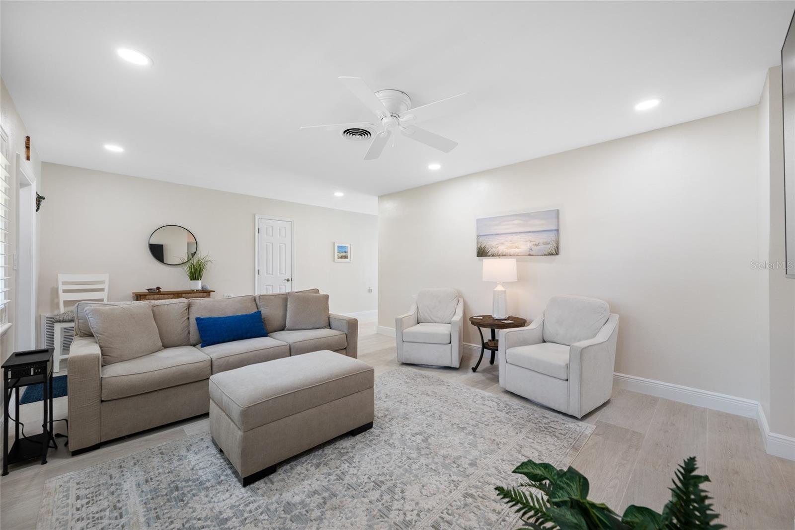5000 VENETIAN BLVD NE, ST PETERSBURG, FL, 33703