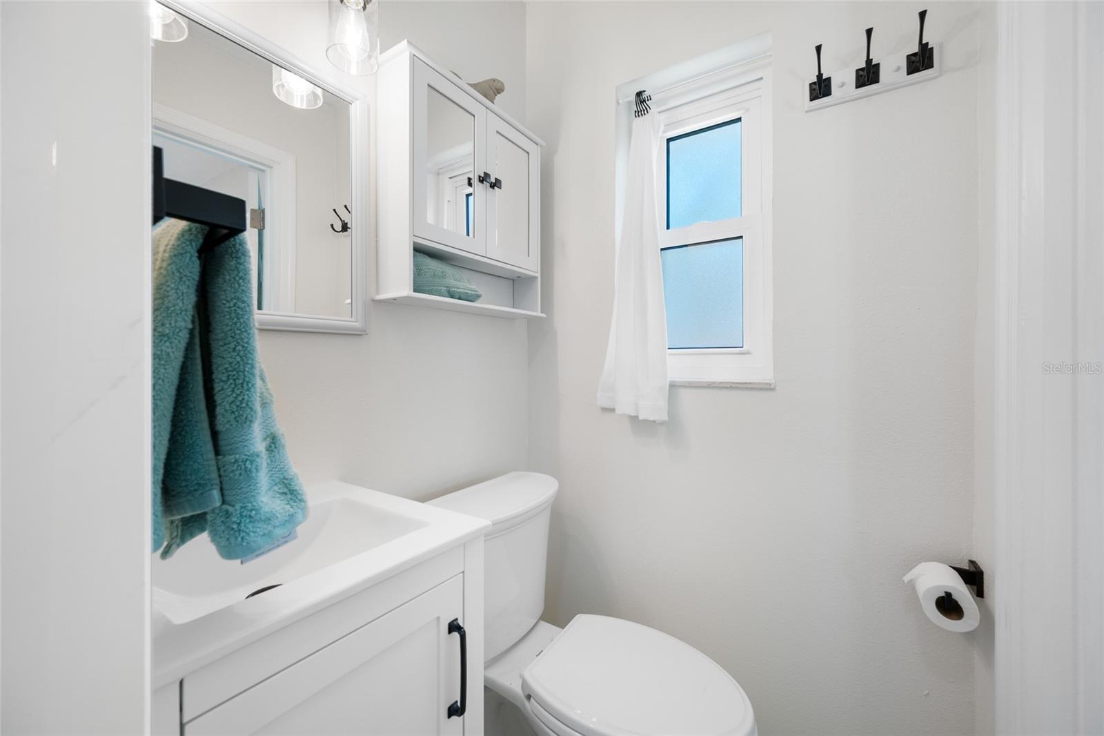 5000 VENETIAN BLVD NE, ST PETERSBURG, FL, 33703
