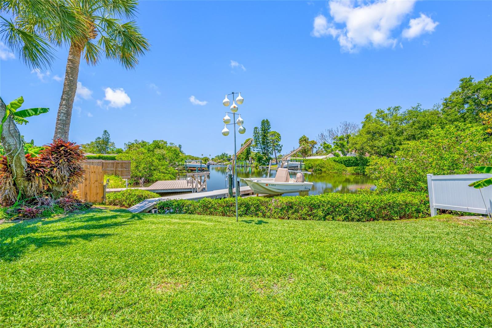 5000 VENETIAN BLVD NE, ST PETERSBURG, FL, 33703