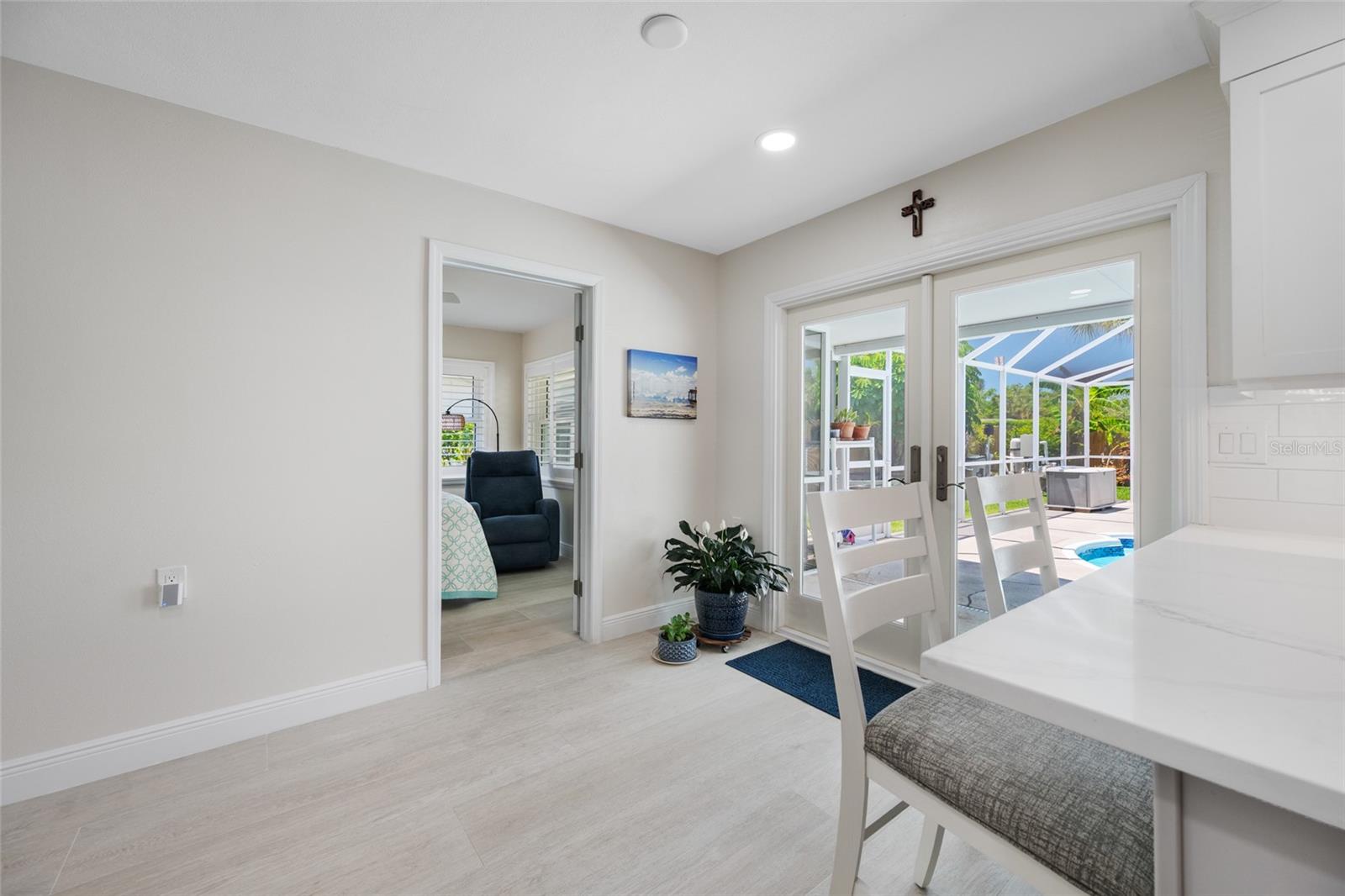 5000 VENETIAN BLVD NE, ST PETERSBURG, FL, 33703