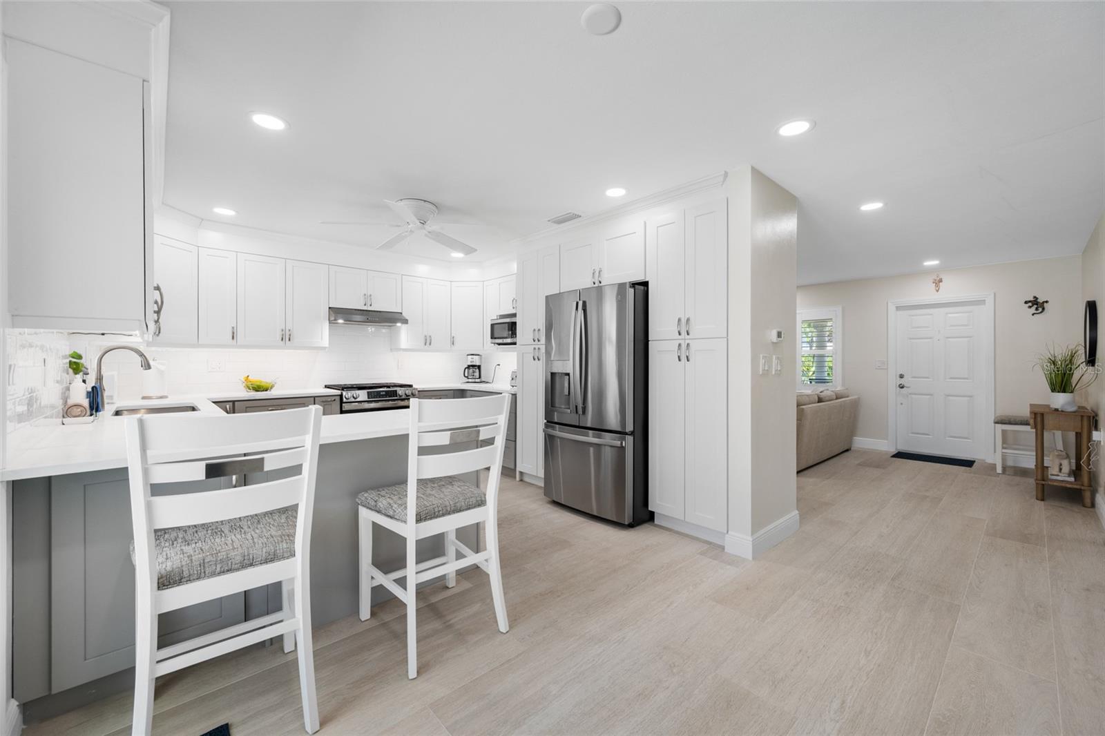 5000 VENETIAN BLVD NE, ST PETERSBURG, FL, 33703