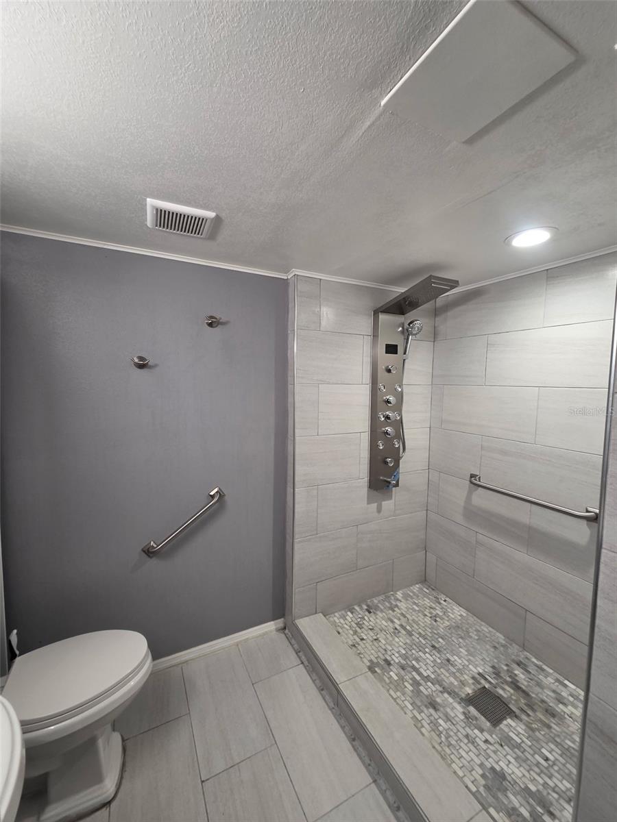 10019 N 52ND ST, TAMPA, FL, 33617