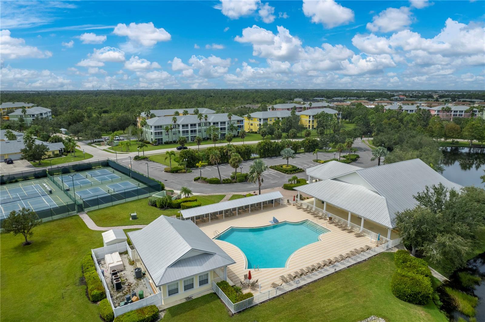 25534 HERITAGE LAKE BLVD, PUNTA GORDA, FL, 33983