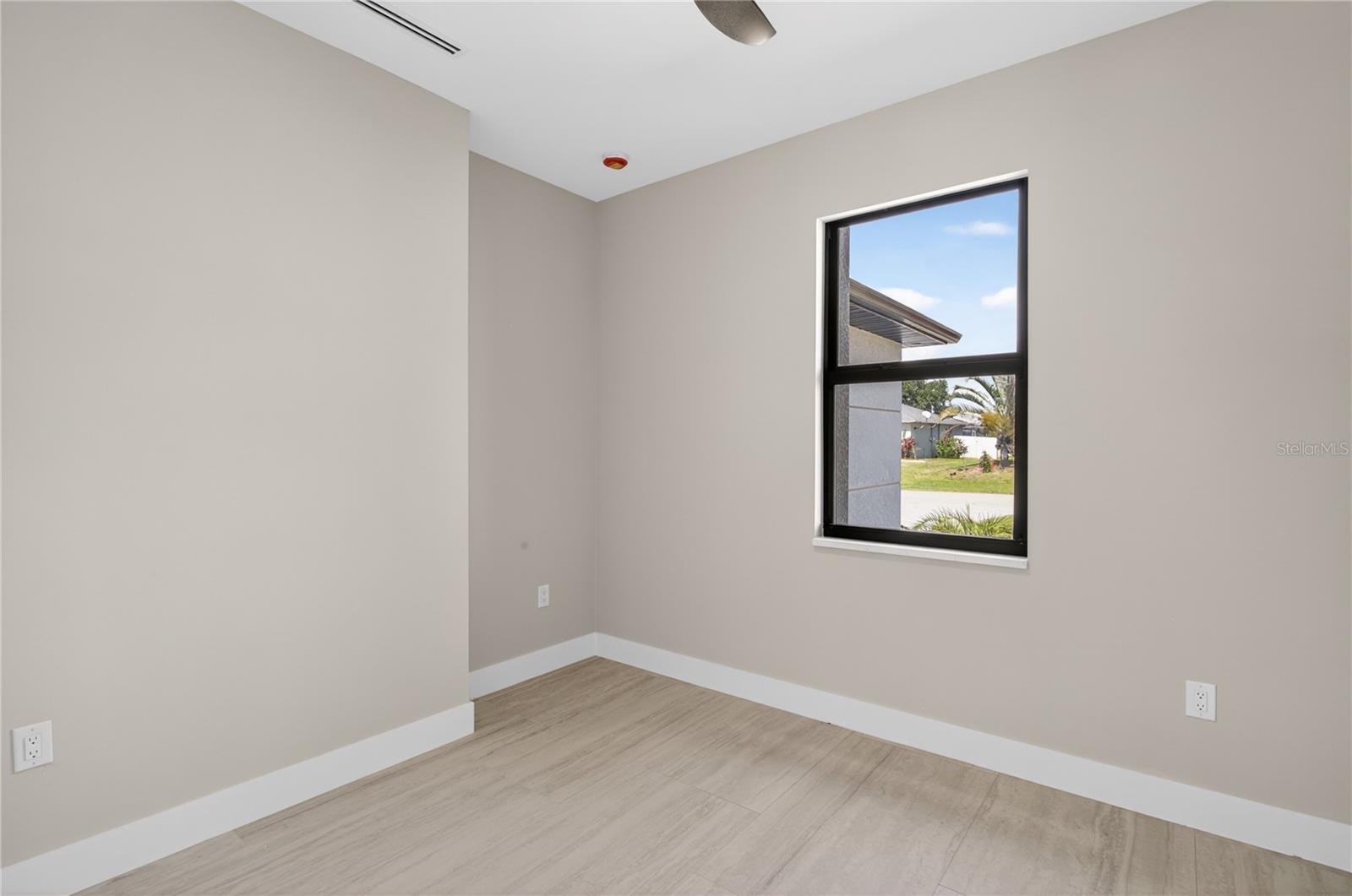 812 SW 14TH AVE, CAPE CORAL, FL, 33991
