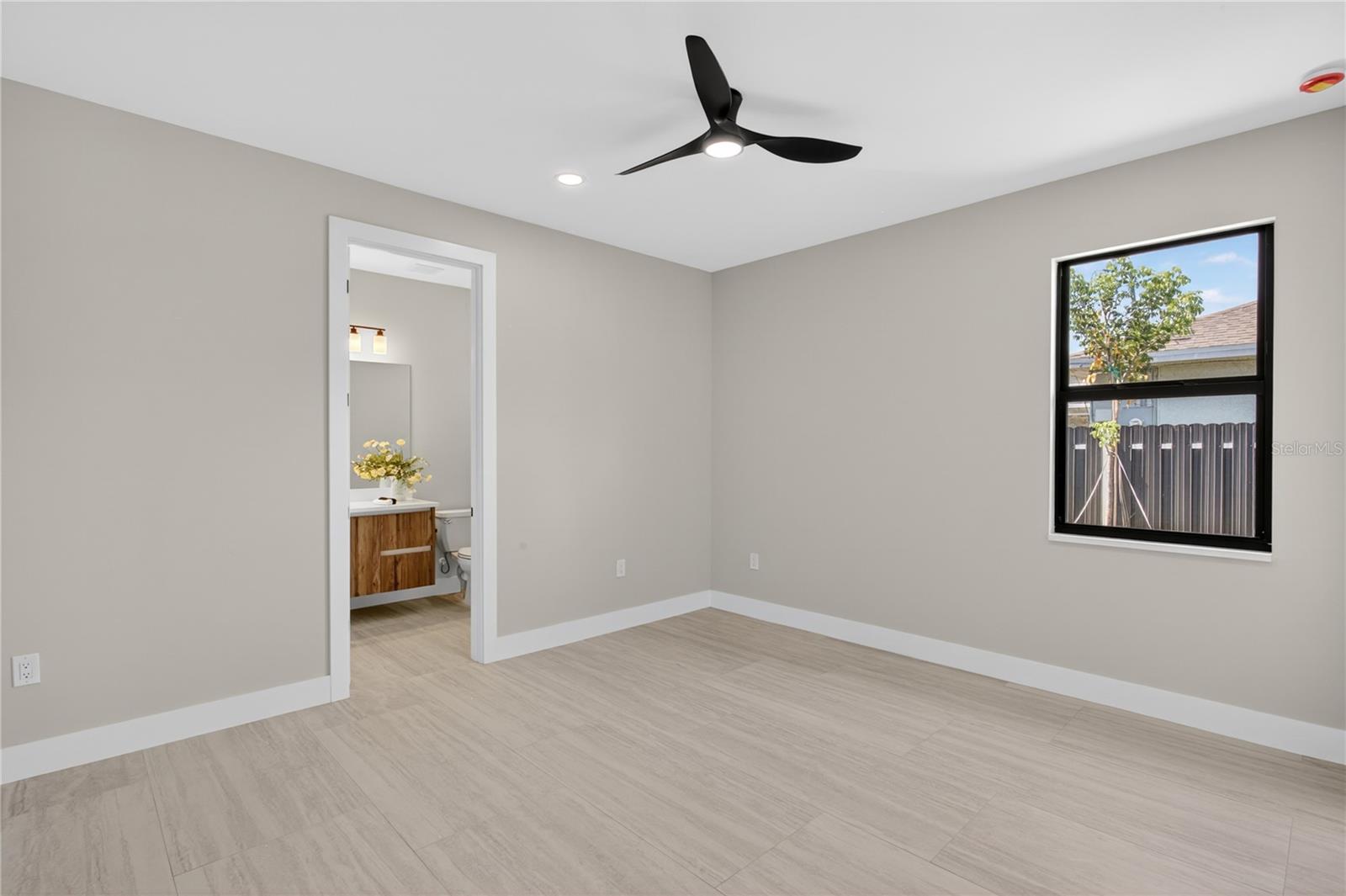 812 SW 14TH AVE, CAPE CORAL, FL, 33991