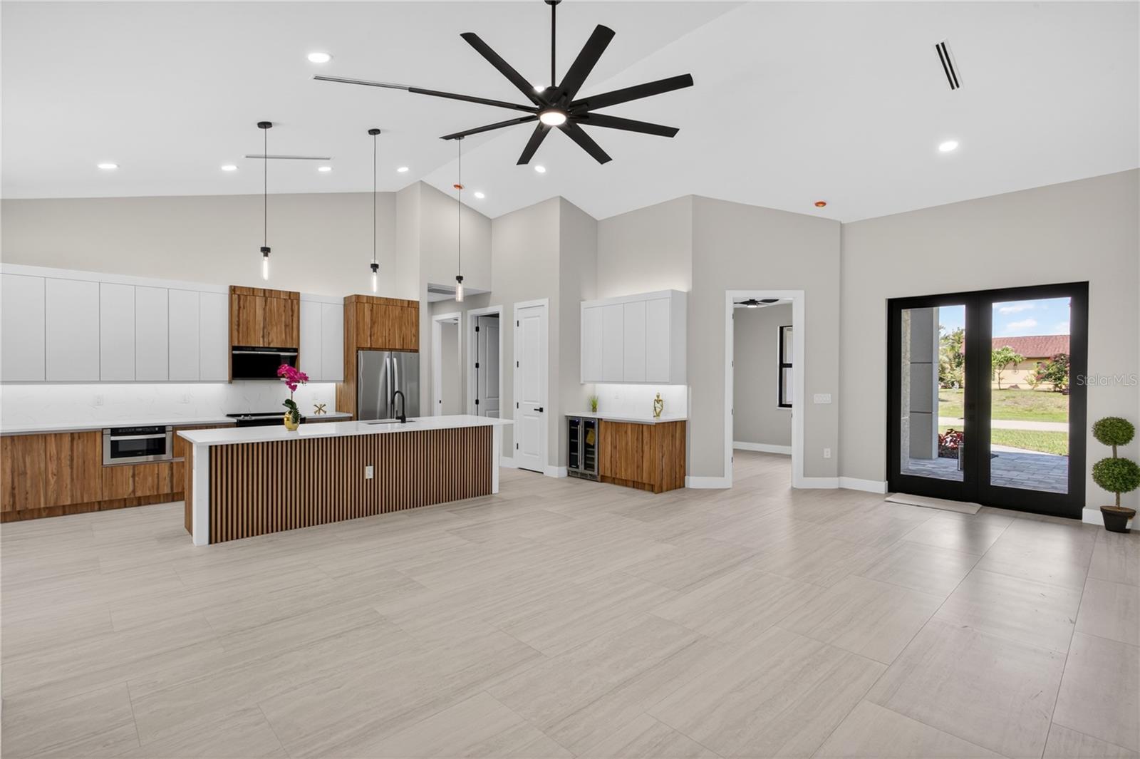 812 SW 14TH AVE, CAPE CORAL, FL, 33991