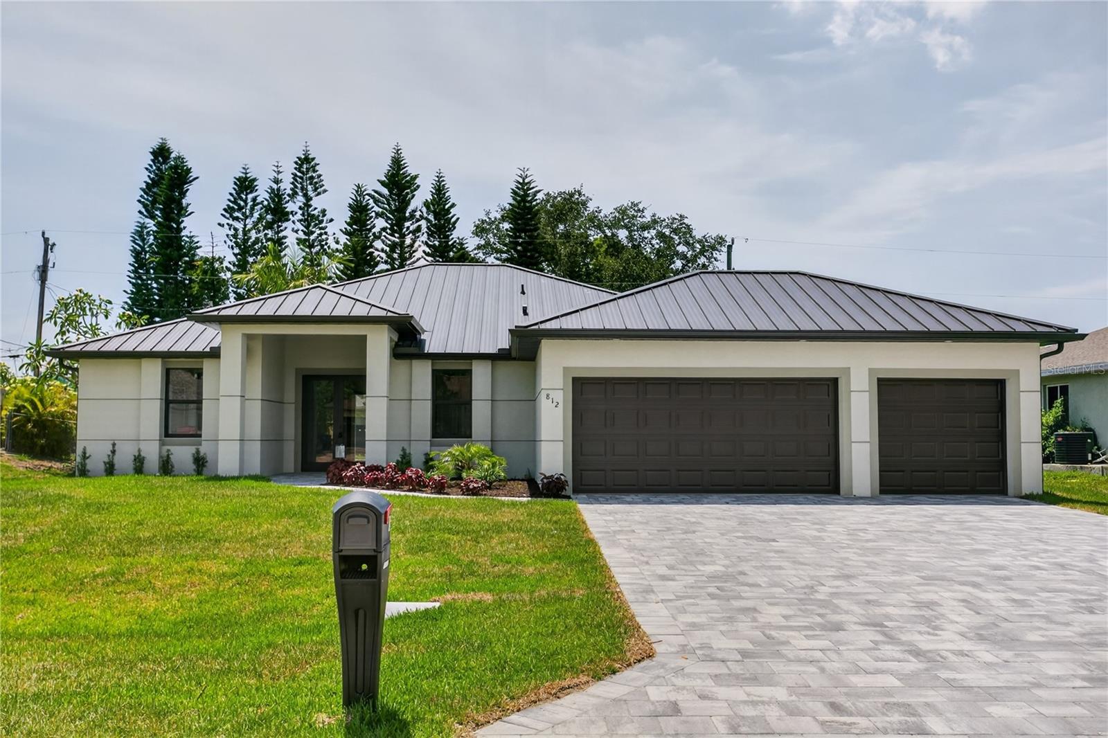 812 SW 14TH AVE, CAPE CORAL, FL, 33991