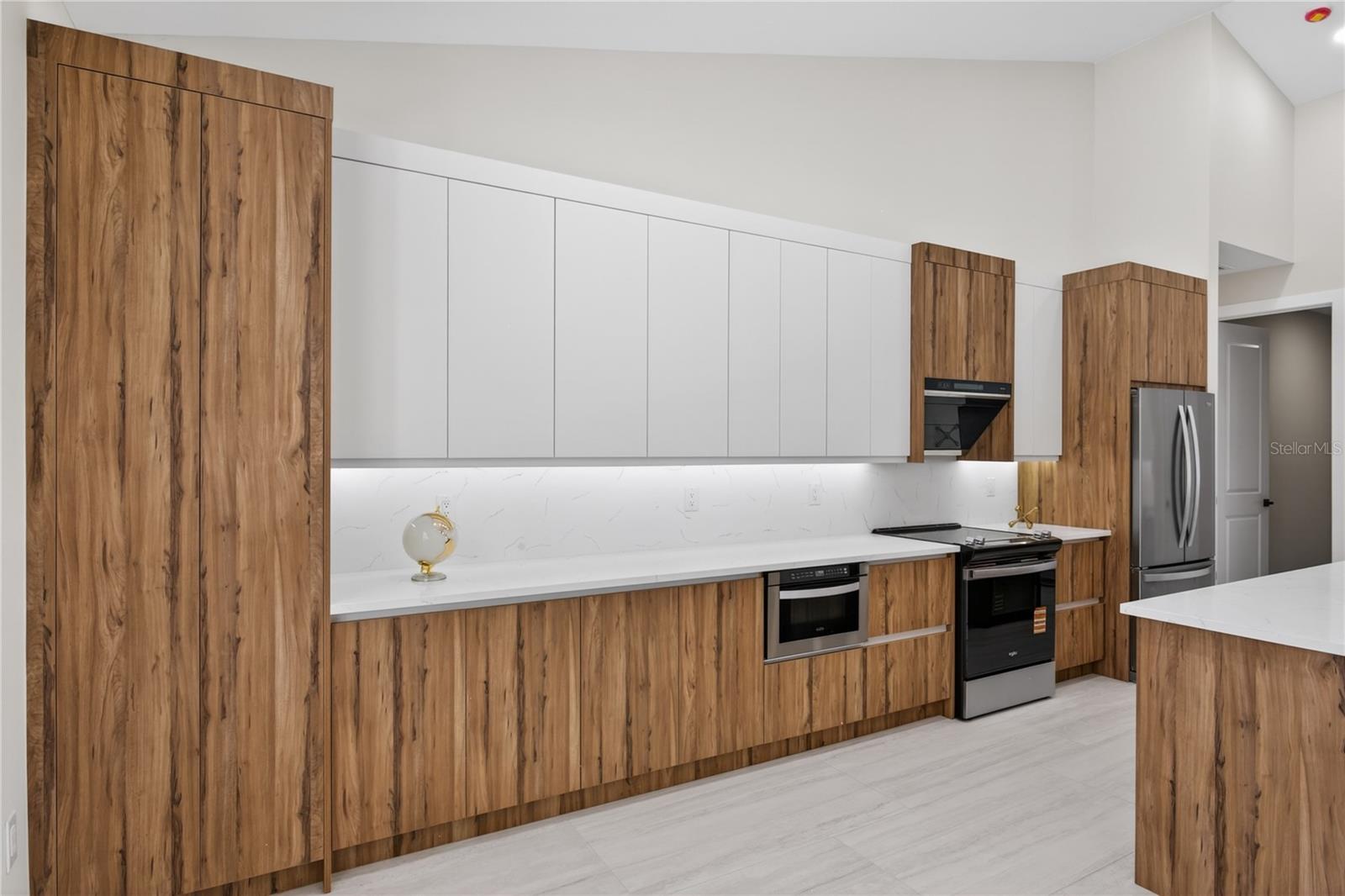 812 SW 14TH AVE, CAPE CORAL, FL, 33991