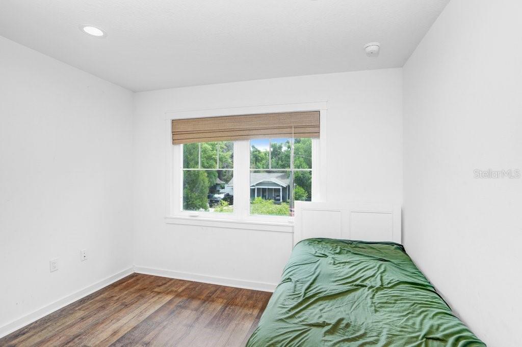 920 E SHADOWLAWN AVE, TAMPA, FL, 33603