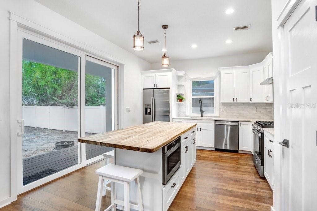 920 E SHADOWLAWN AVE, TAMPA, FL, 33603