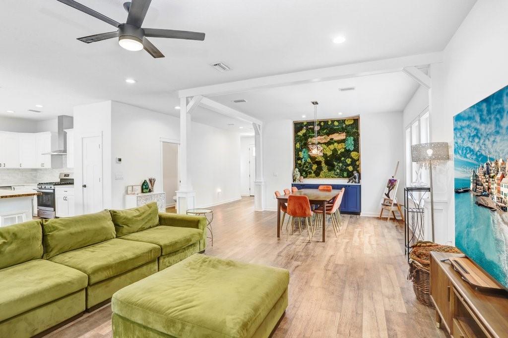 920 E SHADOWLAWN AVE, TAMPA, FL, 33603
