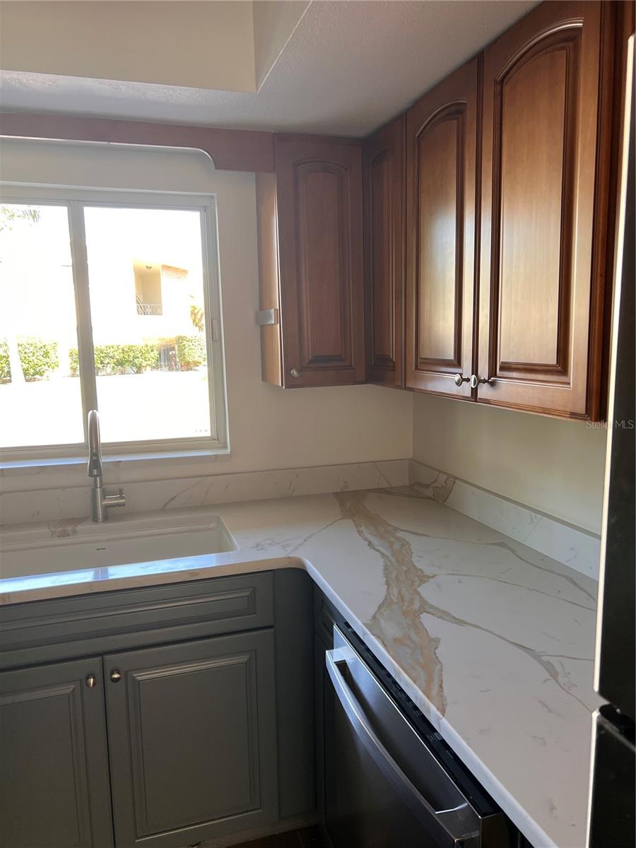 4500 OVERLOOK DR NE #107, ST PETERSBURG, FL, 33703