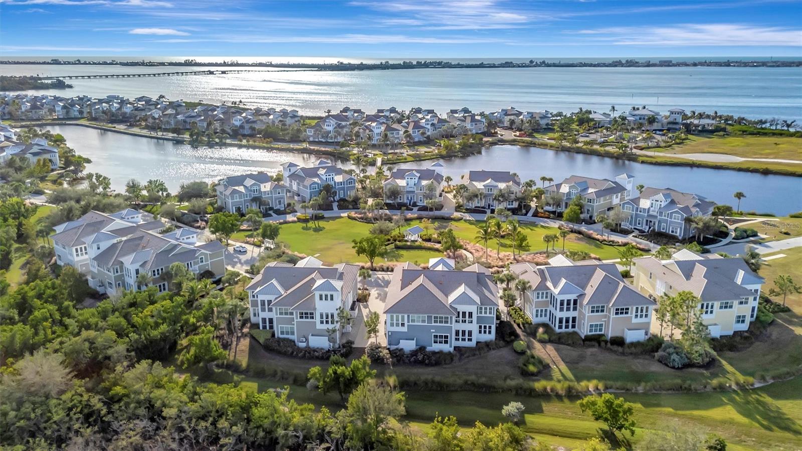 246 SAPPHIRE LAKE DR #201, BRADENTON, FL, 34209
