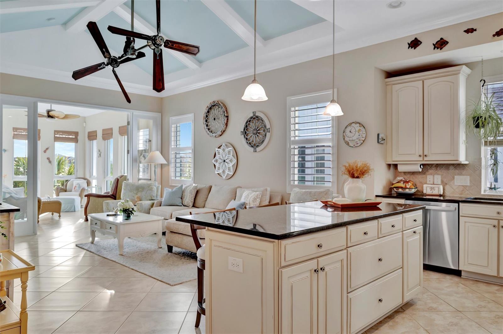 246 SAPPHIRE LAKE DR #201, BRADENTON, FL, 34209