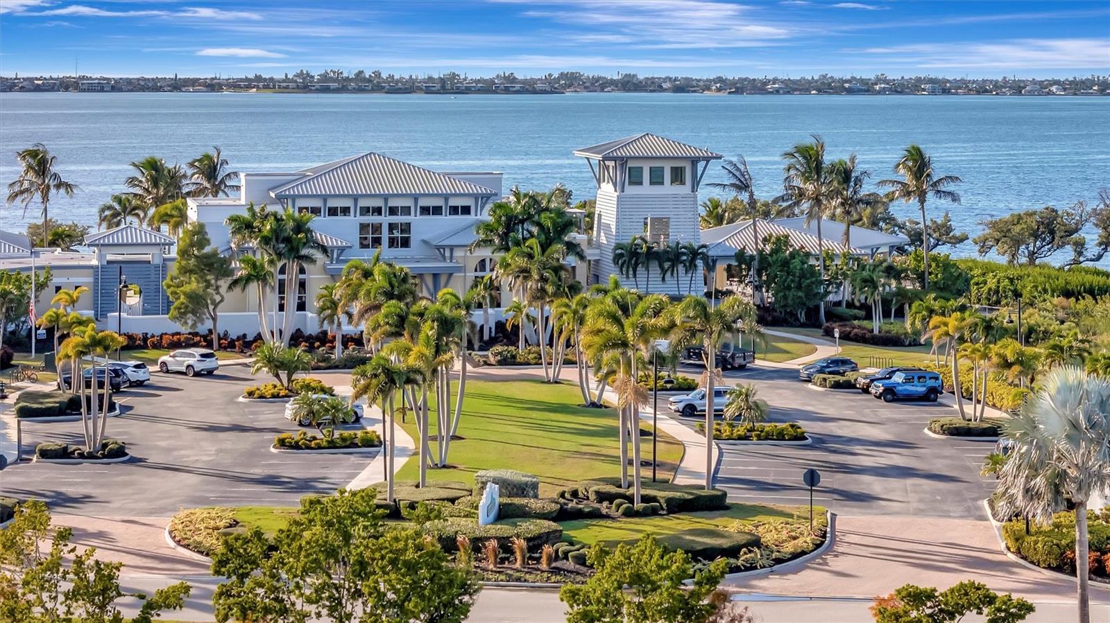 246 SAPPHIRE LAKE DR #201, BRADENTON, FL, 34209