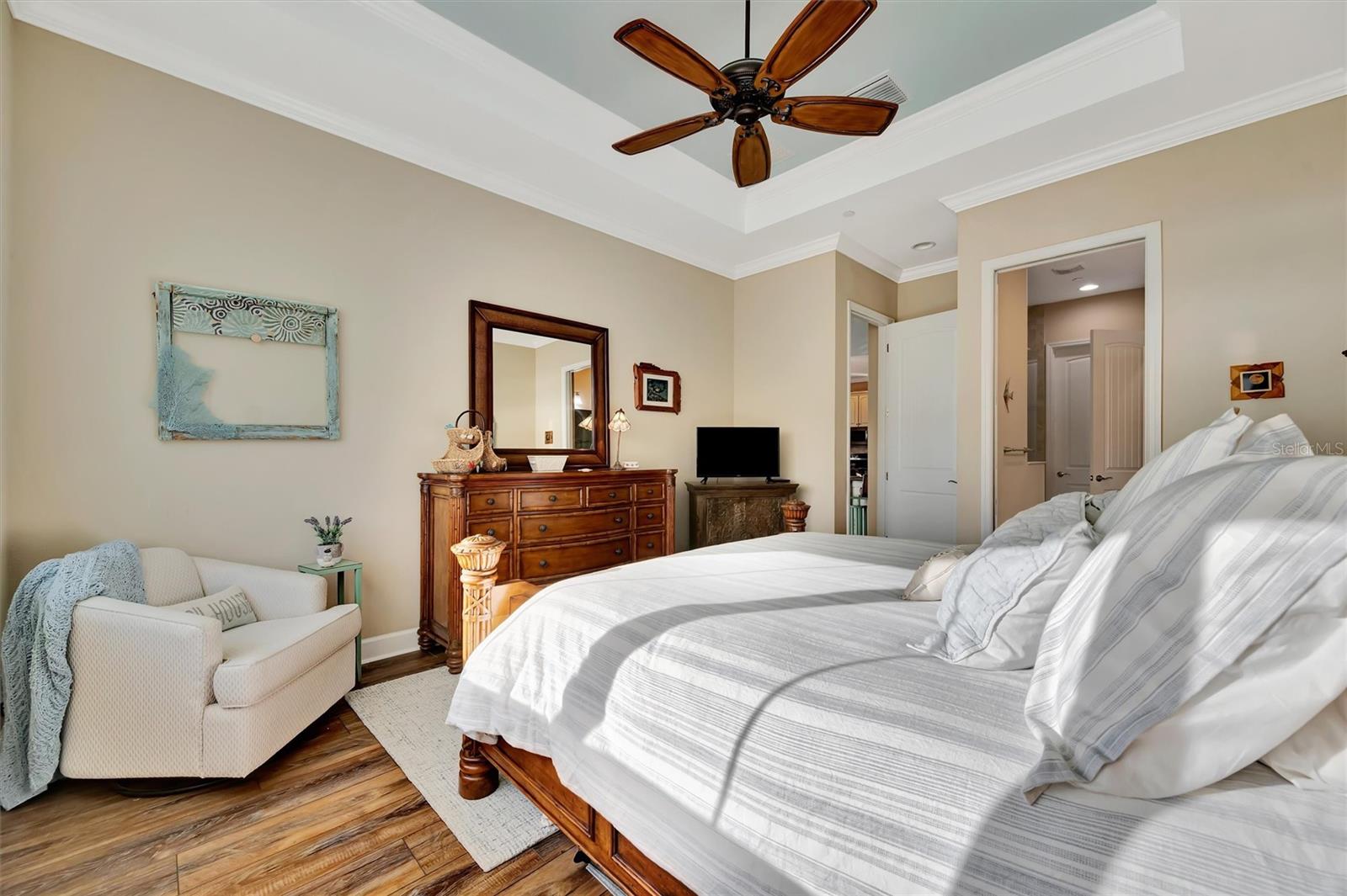 246 SAPPHIRE LAKE DR #201, BRADENTON, FL, 34209