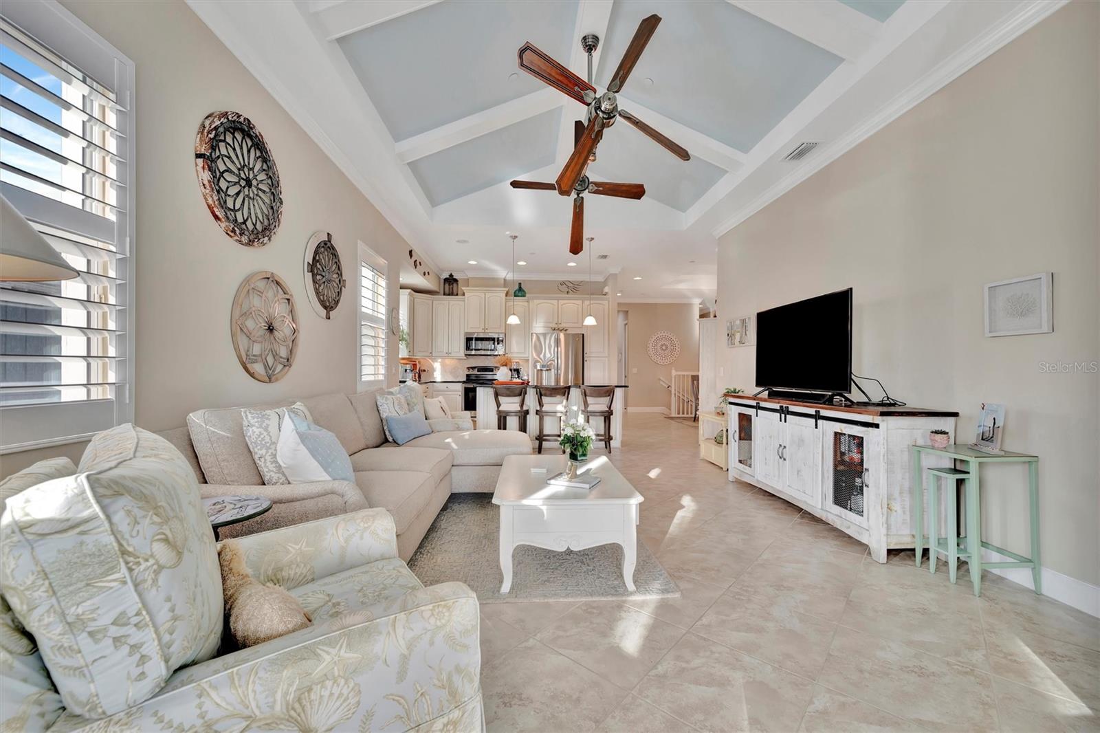 246 SAPPHIRE LAKE DR #201, BRADENTON, FL, 34209