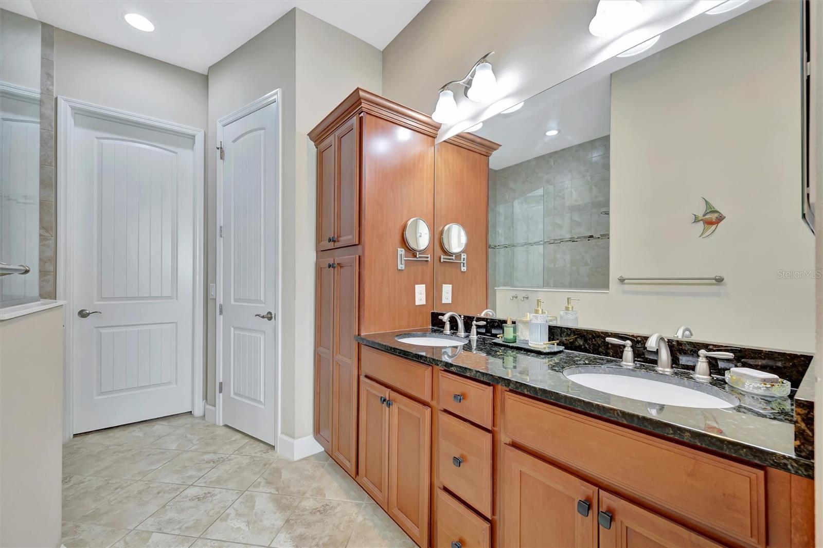 246 SAPPHIRE LAKE DR #201, BRADENTON, FL, 34209