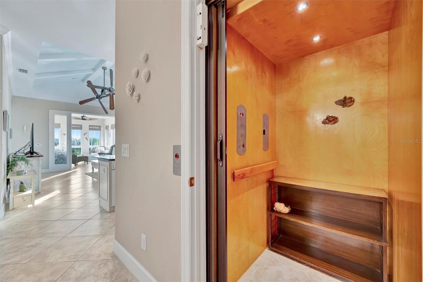 246 SAPPHIRE LAKE DR #201, BRADENTON, FL, 34209