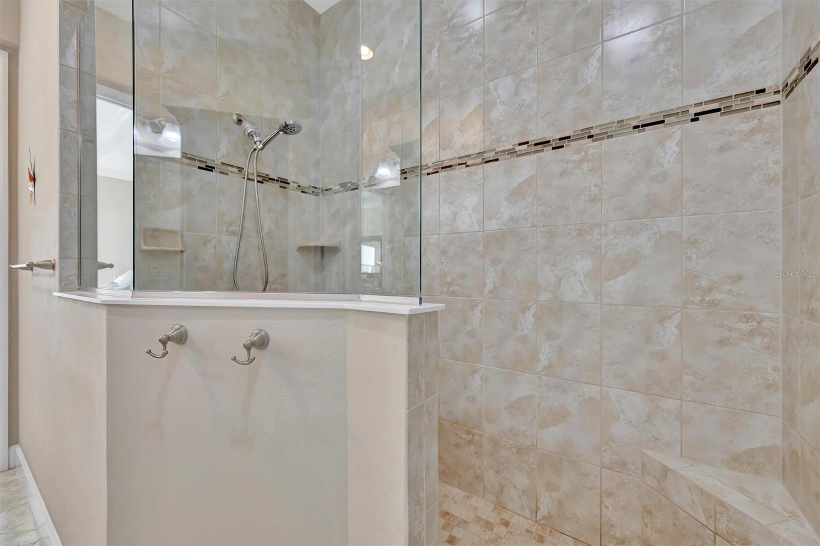 246 SAPPHIRE LAKE DR #201, BRADENTON, FL, 34209