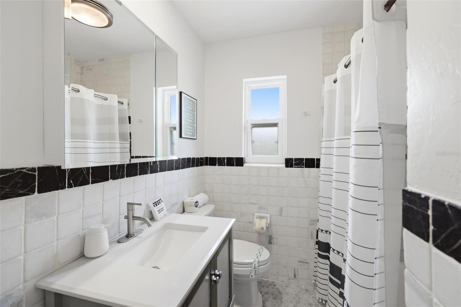 409 N WASHINGTON DR, SARASOTA, FL, 34236
