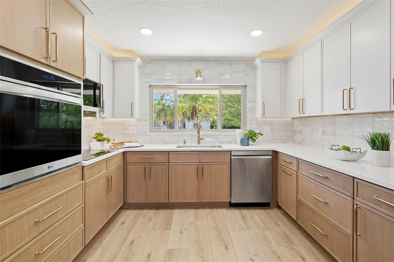 1100 CANTERBURY RD, CLEARWATER, FL, 33764
