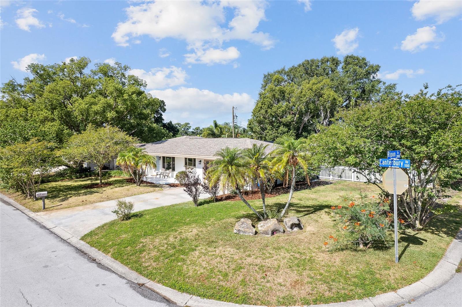 1100 CANTERBURY RD, CLEARWATER, FL, 33764