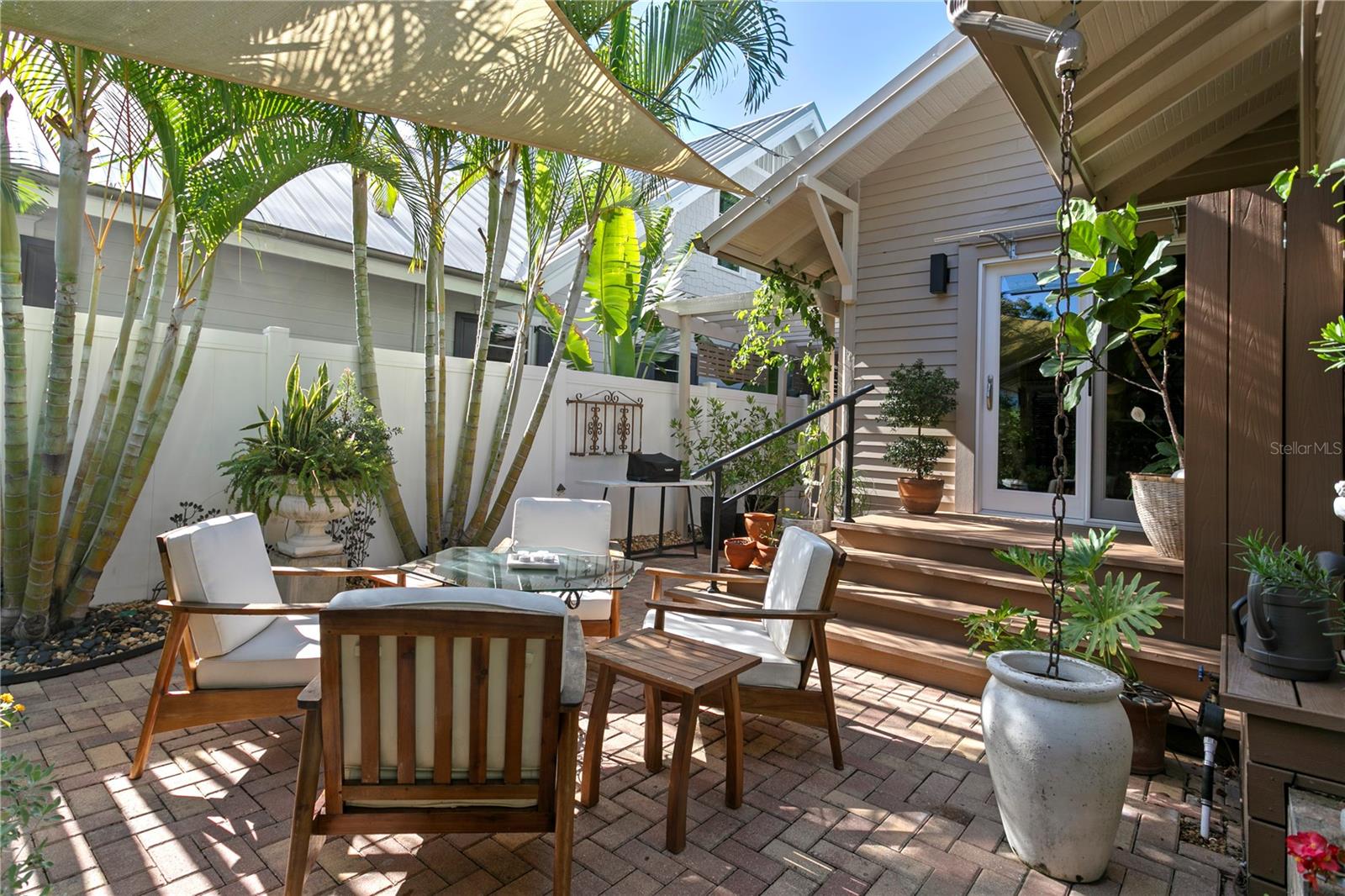 161 15TH AVE NE, ST PETERSBURG, FL, 33704