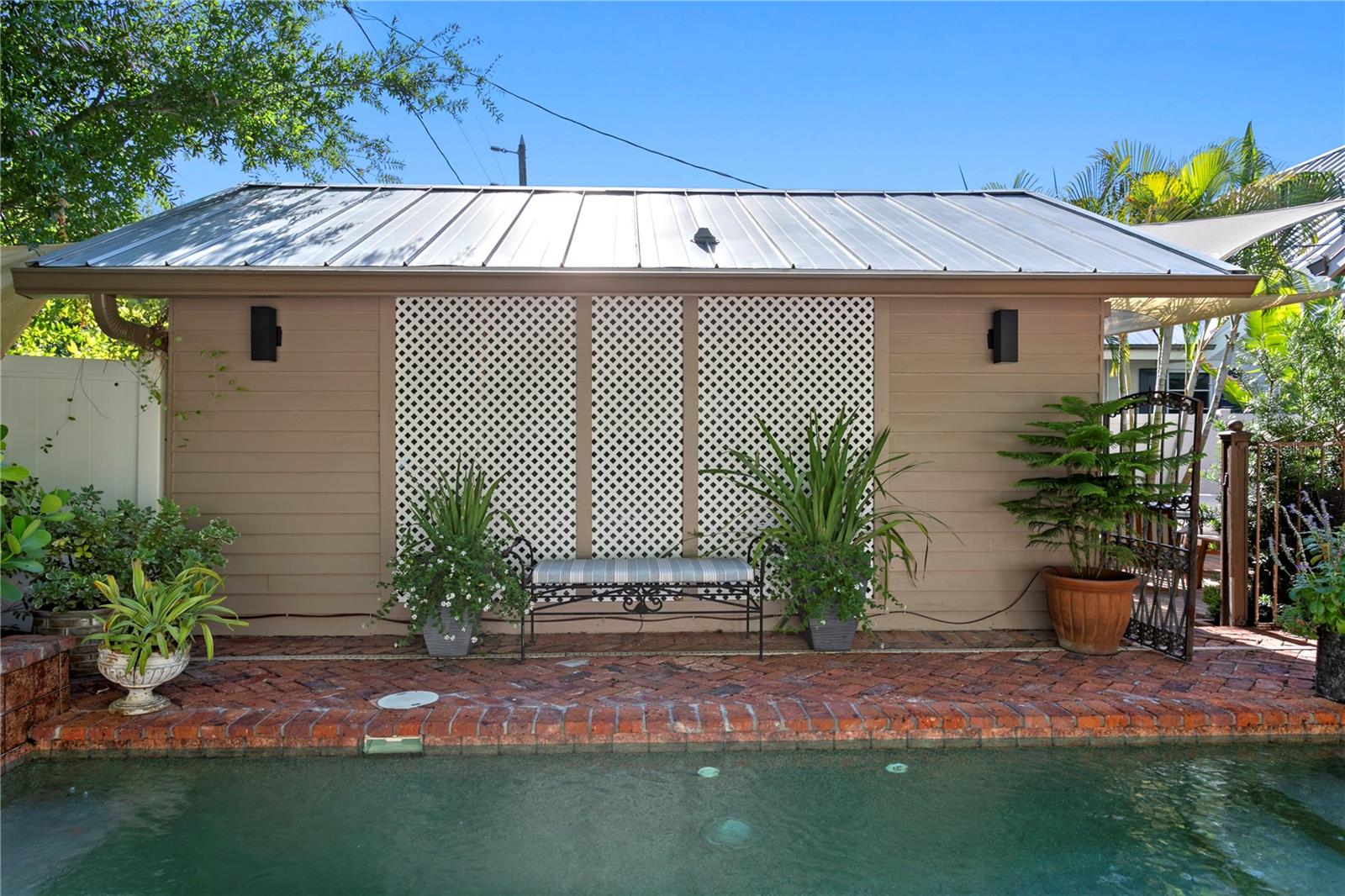 161 15TH AVE NE, ST PETERSBURG, FL, 33704