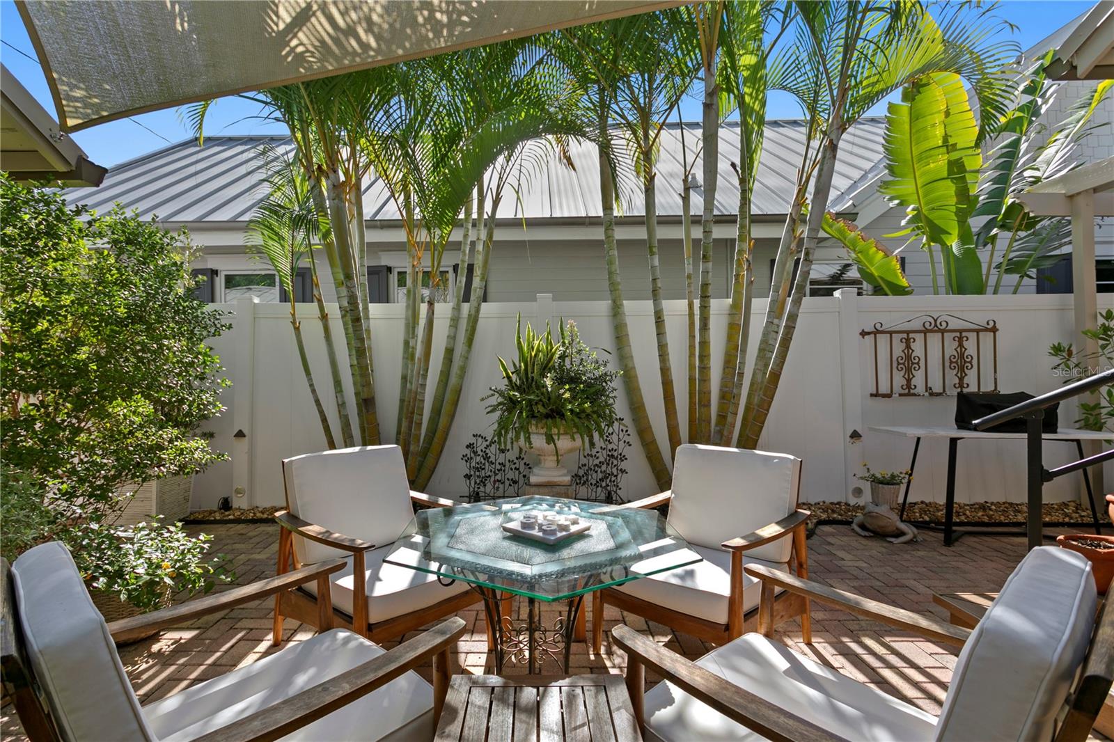 161 15TH AVE NE, ST PETERSBURG, FL, 33704