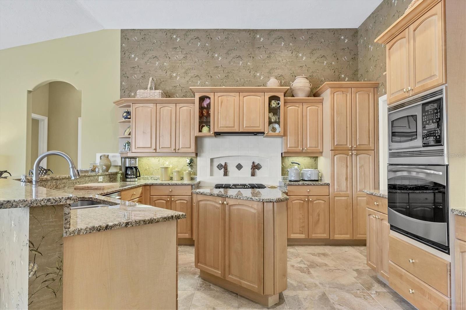 7039 STANHOPE PL, UNIVERSITY PARK, FL, 34201