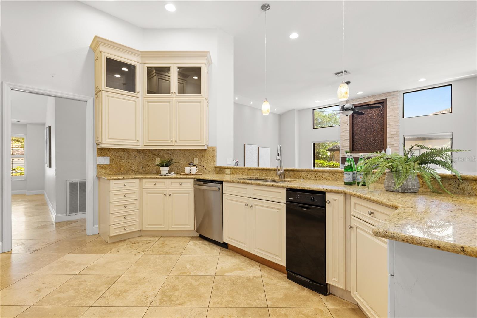 1611 HAMPTON LN, SAFETY HARBOR, FL, 34695