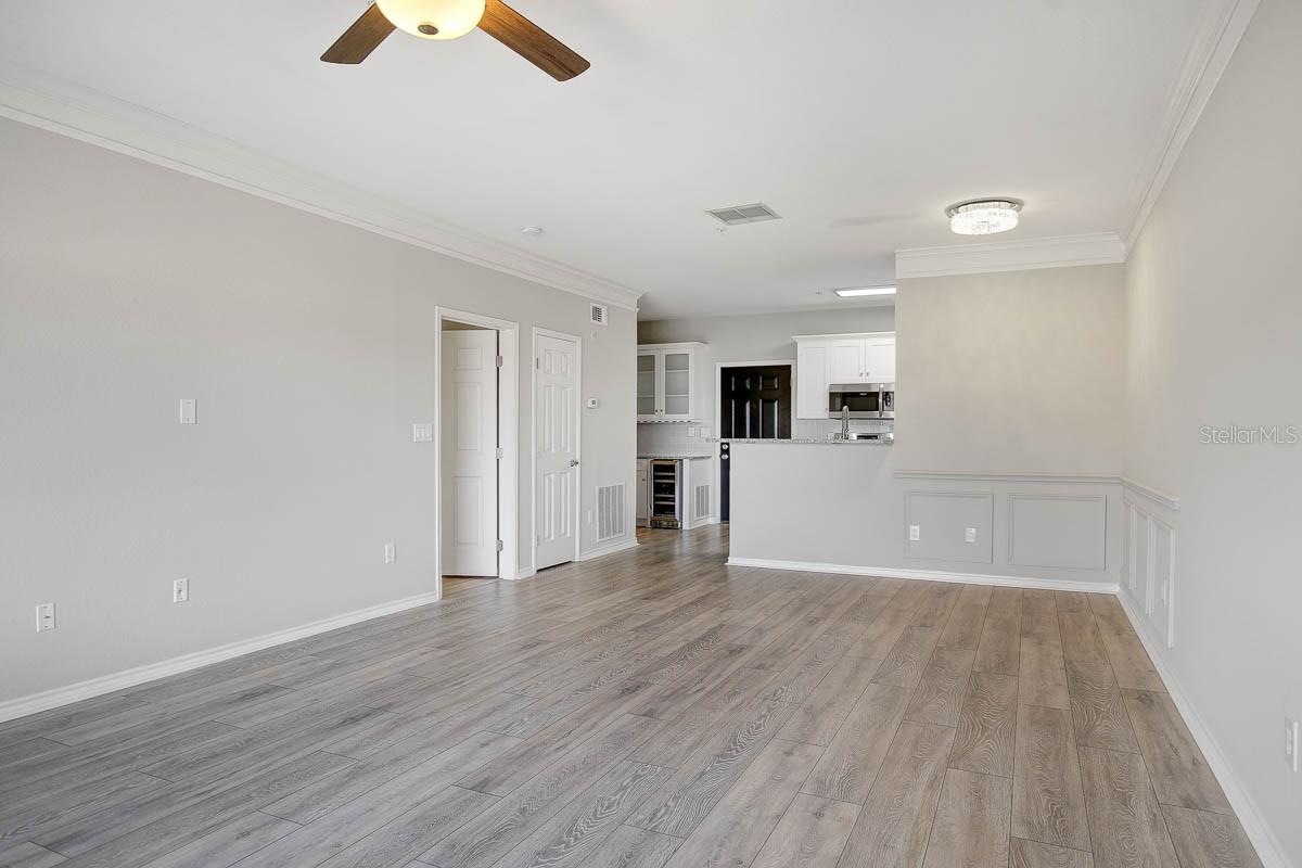 4311 BAYSIDE VILLAGE DR #303, TAMPA, FL, 33615