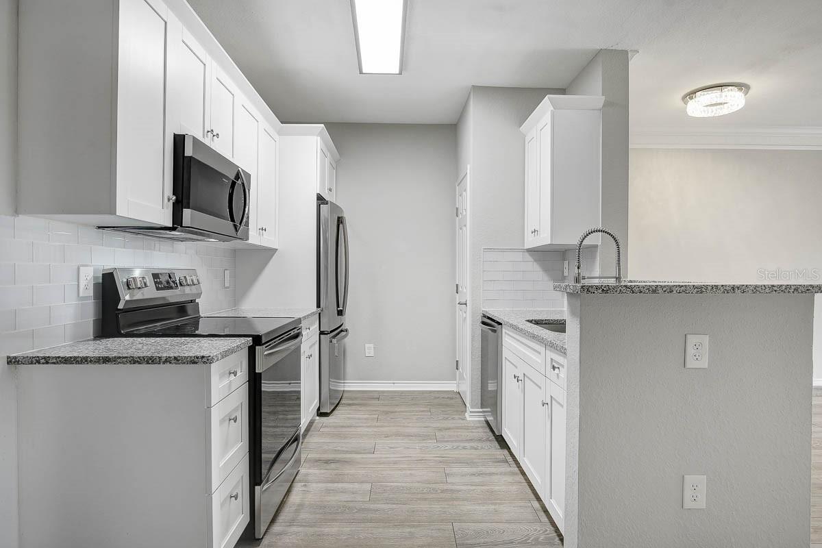 4311 BAYSIDE VILLAGE DR #303, TAMPA, FL, 33615