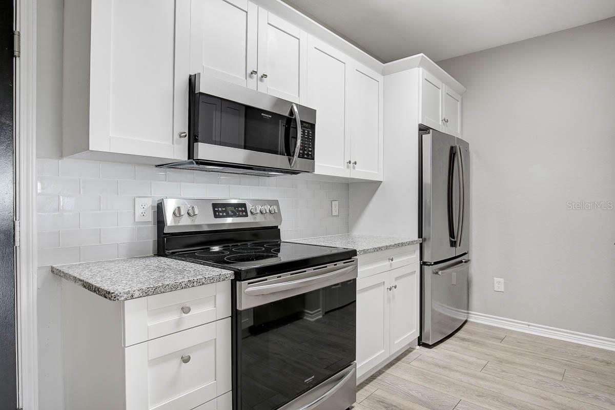 4311 BAYSIDE VILLAGE DR #303, TAMPA, FL, 33615