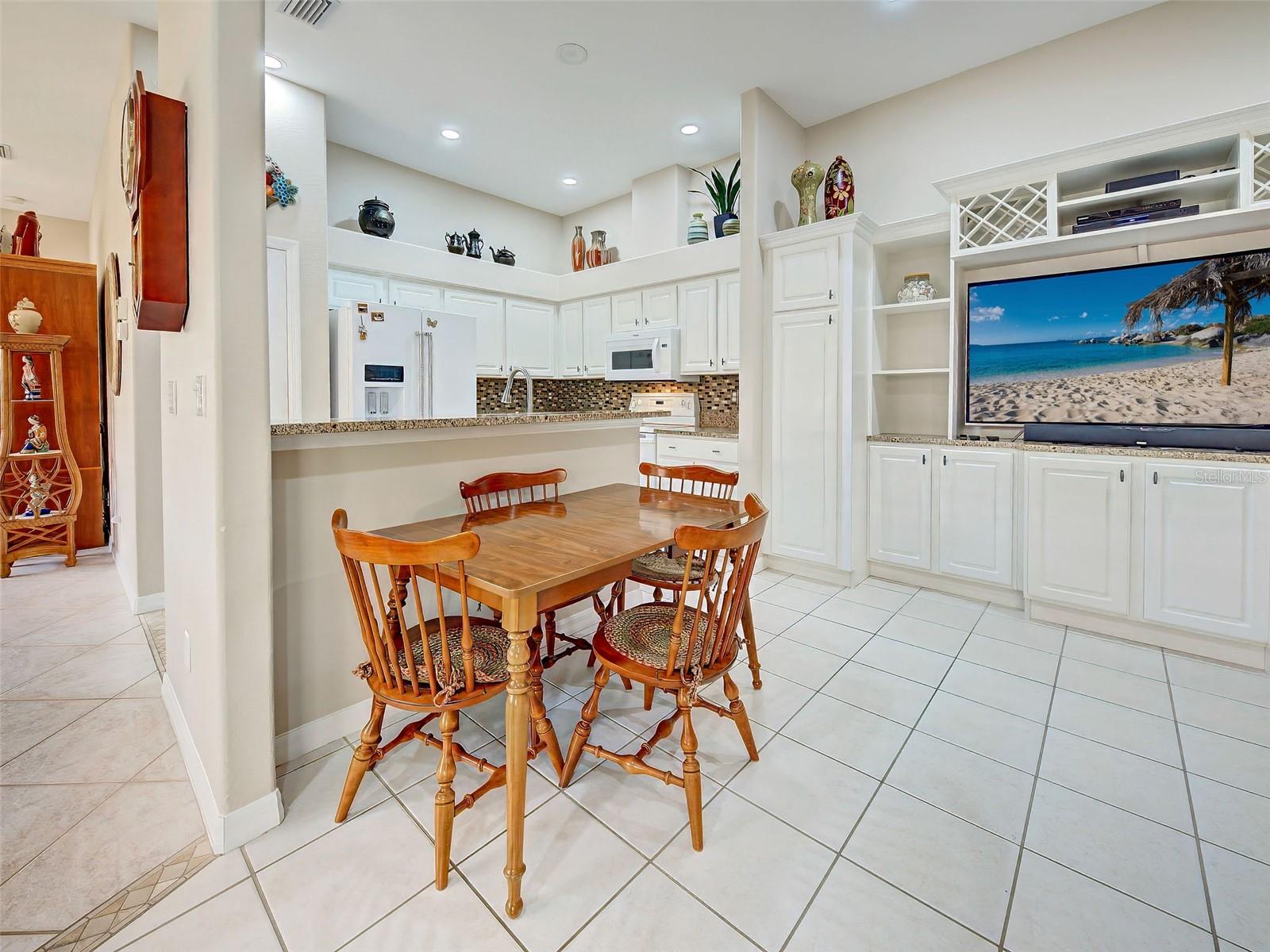 249 VISTA DEL LAGO WAY, VENICE, FL, 34292