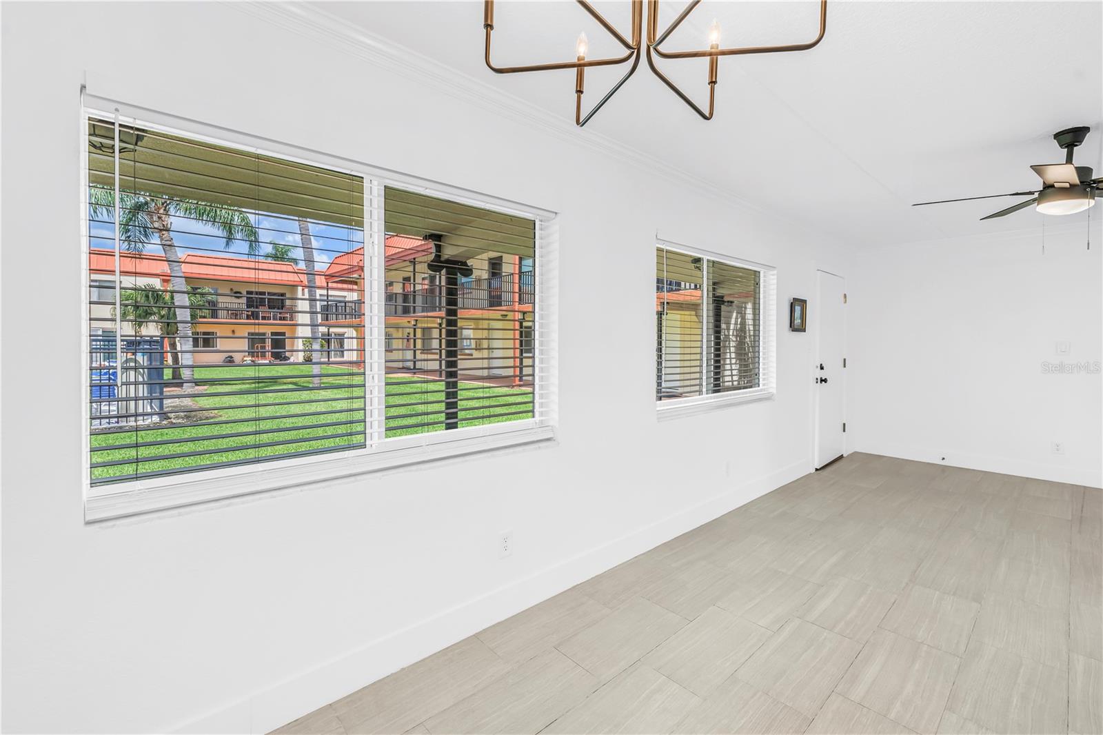 10375 PARADISE BLVD #51, TREASURE ISLAND, FL, 33706
